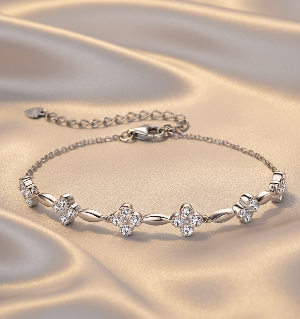 Radiant Clover – 925 Sterling Silver D-Color Moissanite Bracelet with Elegant Four-Leaf Design | Gold & White Gold Finishes